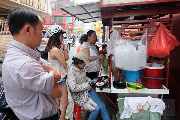 10 địa điểm ăn uống nổi tiếng ở Sài Gòn bạn không nên bỏ qua