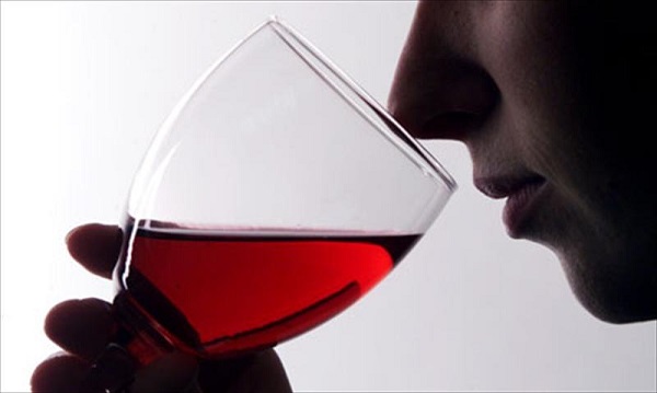 Uống rượu vang đỏ mỗi ngày có tác dụng gì?