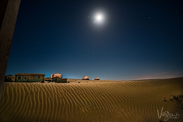 Vẻ đẹp của thị trấn bị bỏ hoang giữa sa mạc Namib