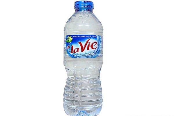 Giá 1 chai nước khoáng Lavie 500ml